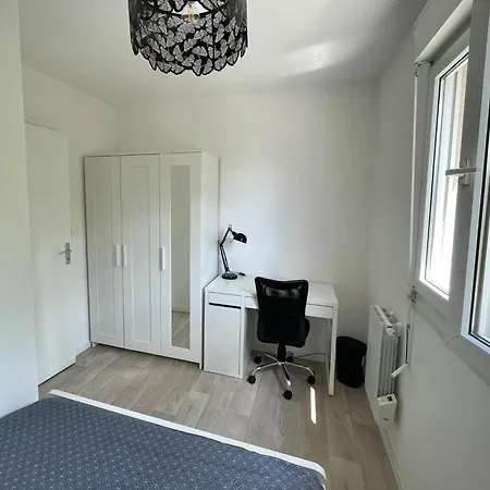 Appartement Avec Loggia Et Parking Prive Louviers Extérieur photo